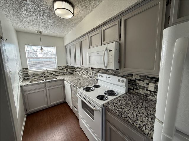 422 W 4th Street, Kennedale, TX 76060