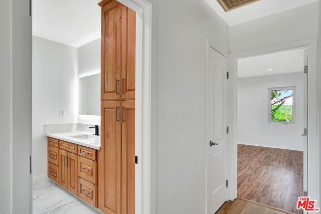12801 Friar Street, North Hollywood (los Angeles), CA 91606