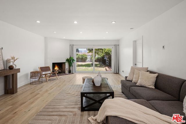 12801 Friar Street, North Hollywood (los Angeles), CA 91606