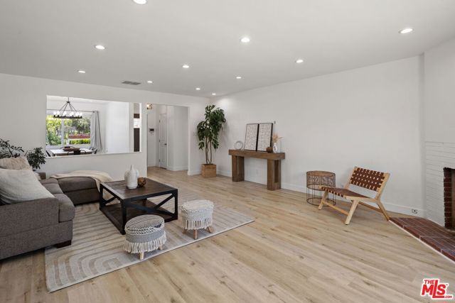 12801 Friar Street, North Hollywood (los Angeles), CA 91606