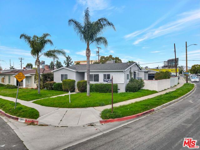12801 Friar Street, North Hollywood (los Angeles), CA 91606