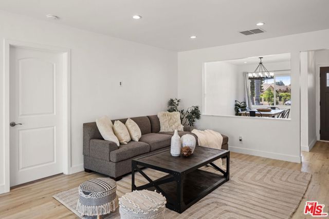 12801 Friar Street, North Hollywood (los Angeles), CA 91606