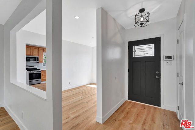 12801 Friar Street, North Hollywood (los Angeles), CA 91606
