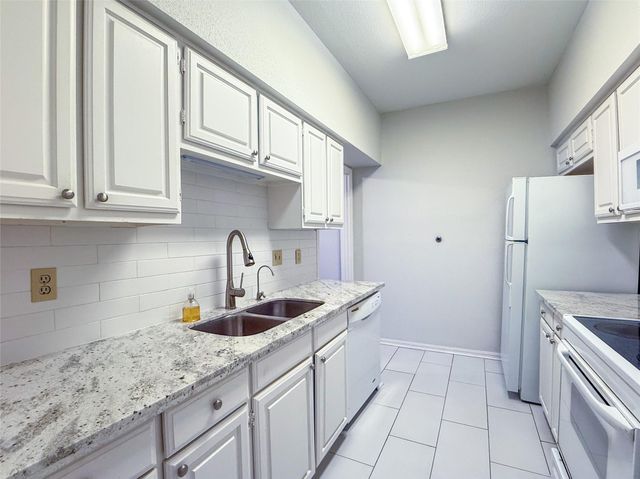 2400 N Braeswood Boulevard 233, Houston, TX 77030