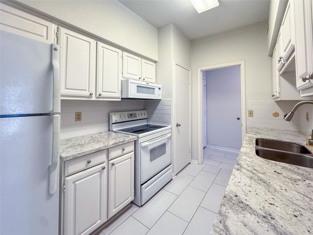 2400 N Braeswood Boulevard 233, Houston, TX 77030