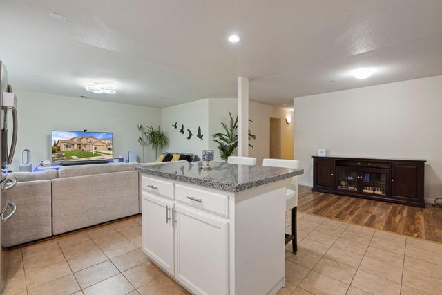 3130 Walnut Ln, Riverbank, CA 95367