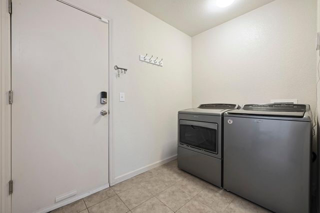 3130 Walnut Ln, Riverbank, CA 95367