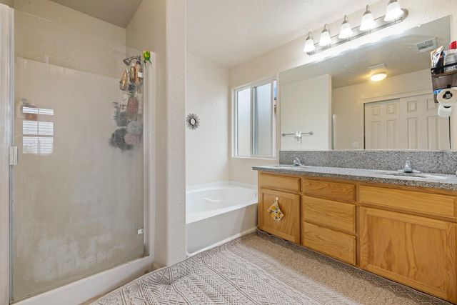 3130 Walnut Ln, Riverbank, CA 95367