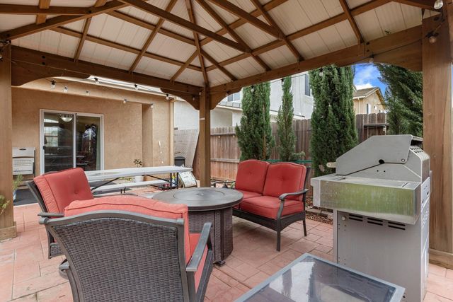 3130 Walnut Ln, Riverbank, CA 95367