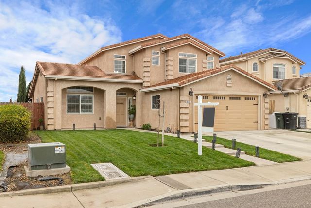 3130 Walnut Ln, Riverbank, CA 95367