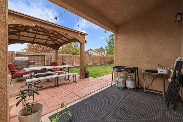 3130 Walnut Ln, Riverbank, CA 95367