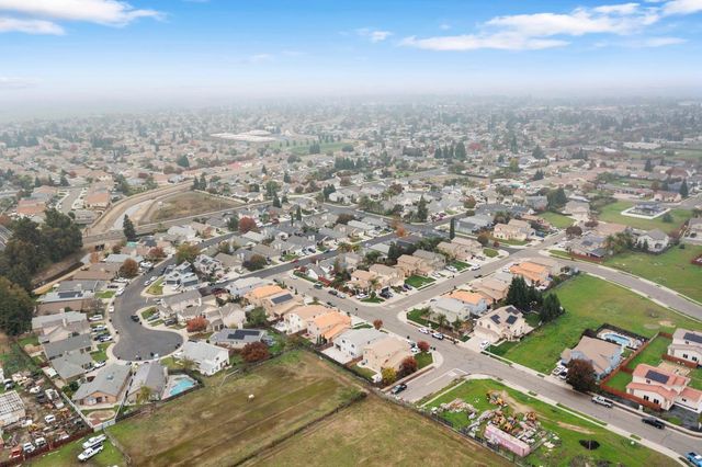 3130 Walnut Ln, Riverbank, CA 95367