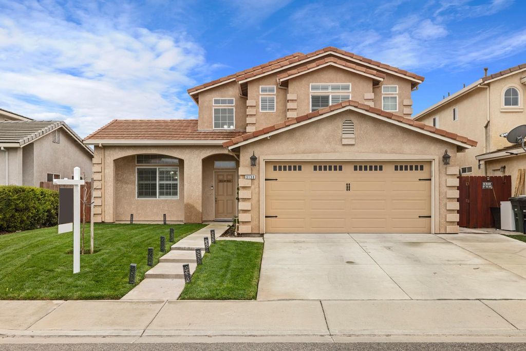 3130 Walnut Ln, Riverbank, CA 95367