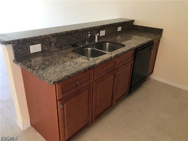 1020 SE 24th AVE, Cape Coral, FL 33990
