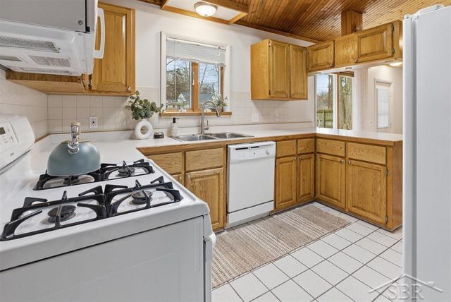 3214 Birchfield Drive, Midland, MI 48642