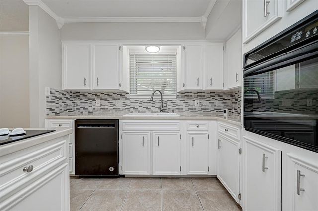 8515 Twelve Oaks Drive, Texas City, TX 77591