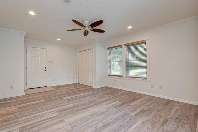 8515 Twelve Oaks Drive, Texas City, TX 77591