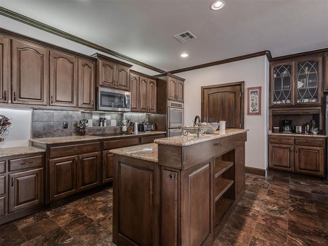 12325 Carriage Way, Oklahoma City, OK 73142