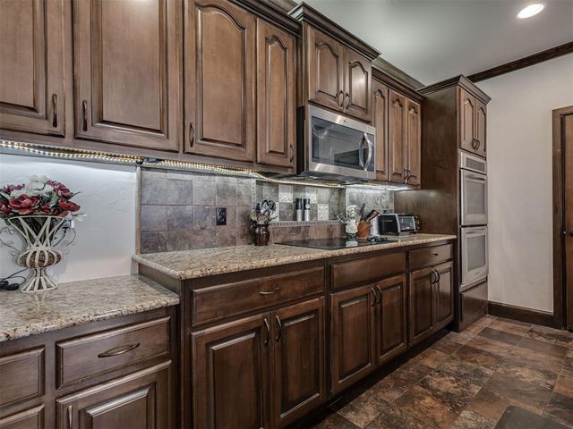 12325 Carriage Way, Oklahoma City, OK 73142