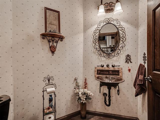 12325 Carriage Way, Oklahoma City, OK 73142