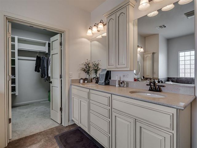 12325 Carriage Way, Oklahoma City, OK 73142