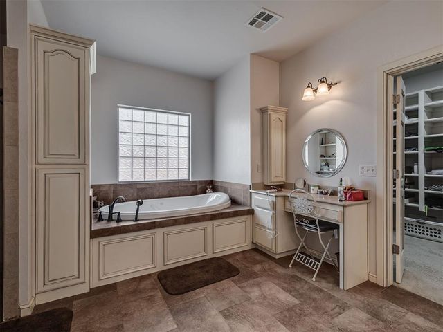 12325 Carriage Way, Oklahoma City, OK 73142