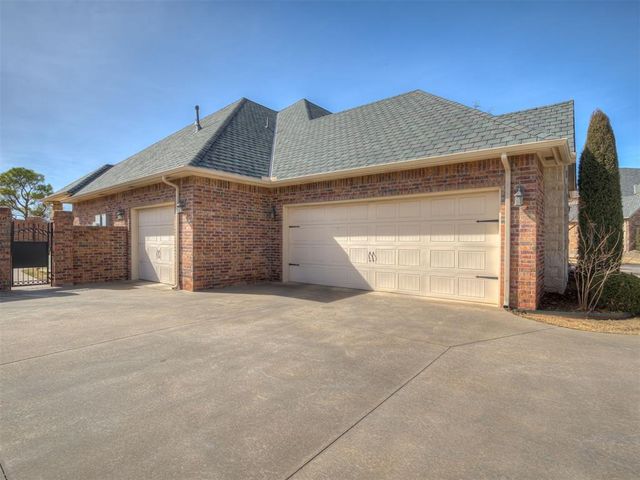 12325 Carriage Way, Oklahoma City, OK 73142