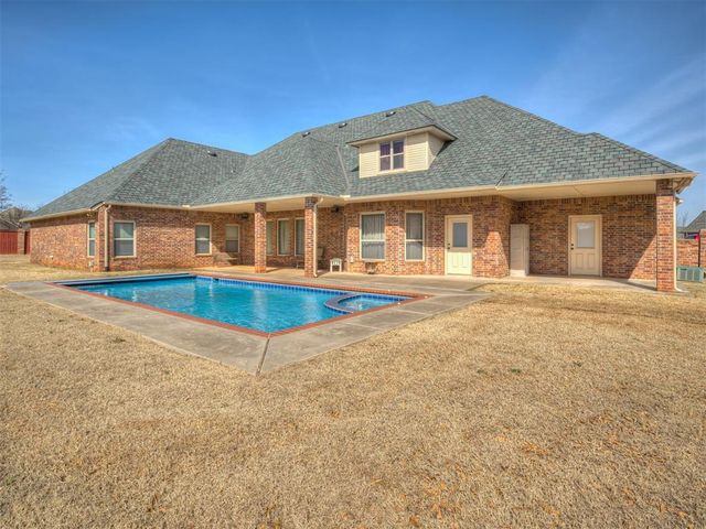 12325 Carriage Way, Oklahoma City, OK 73142