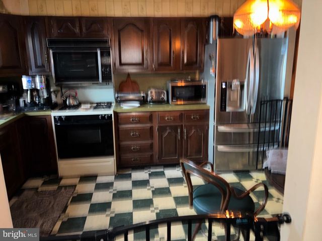 2545 SADDLE DR, Lancaster, PA 17601