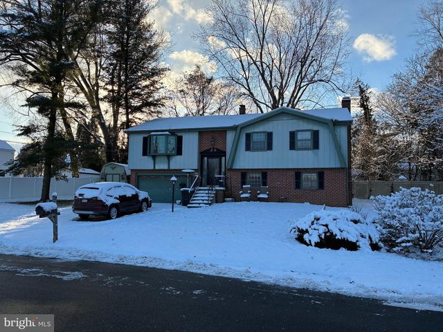 2545 SADDLE DR, Lancaster, PA 17601