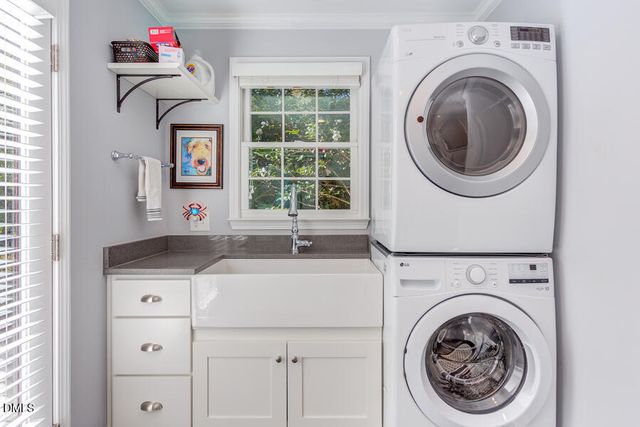 519 Dogwood Drive, Chapel Hill, NC 27516