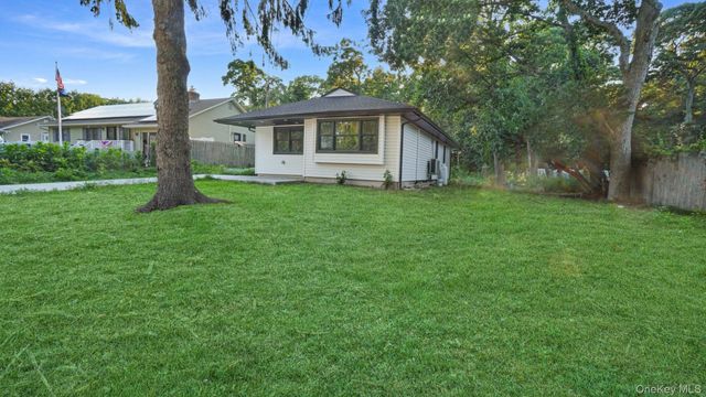 52 Crystal Beach Boulevard, Moriches, NY 11955
