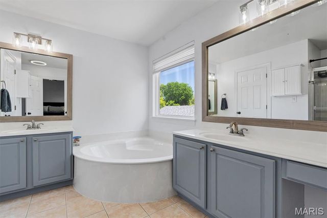 706 Rolling Wind Drive, O'fallon, MO 63368