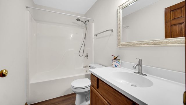 3001 Columbine Circle F, Valparaiso, IN 46383