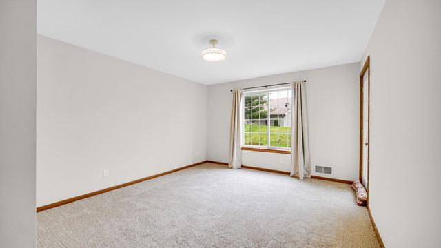 3001 Columbine Circle F, Valparaiso, IN 46383