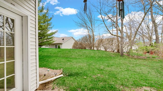 3001 Columbine Circle F, Valparaiso, IN 46383