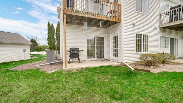 3001 Columbine Circle F, Valparaiso, IN 46383