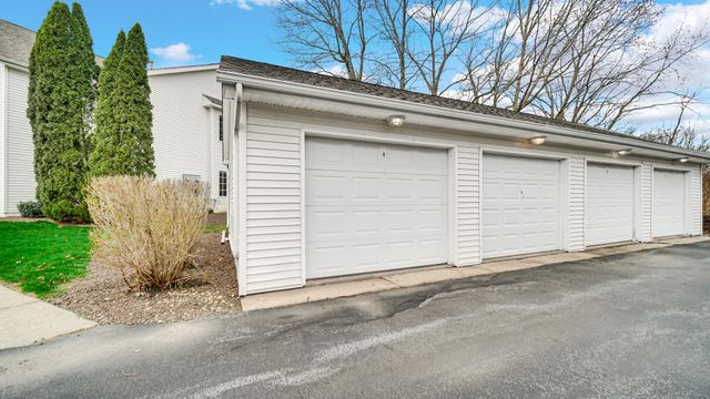 3001 Columbine Circle F, Valparaiso, IN 46383