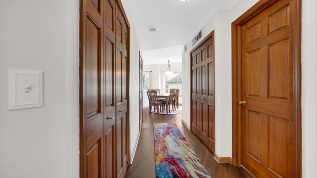 3001 Columbine Circle F, Valparaiso, IN 46383