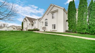3001 Columbine Circle F, Valparaiso, IN 46383