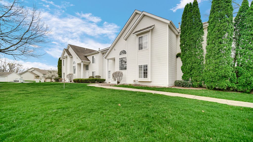 3001 Columbine Circle F, Valparaiso, IN 46383