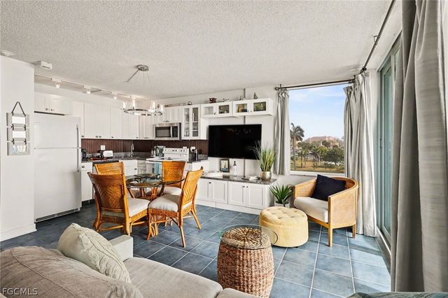 7330 Estero BLVD 202, Fort Myers Beach, FL 33931