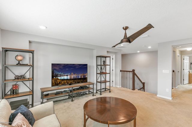 258 HERITAGE OAKS Drive, St. Johns, FL 32259