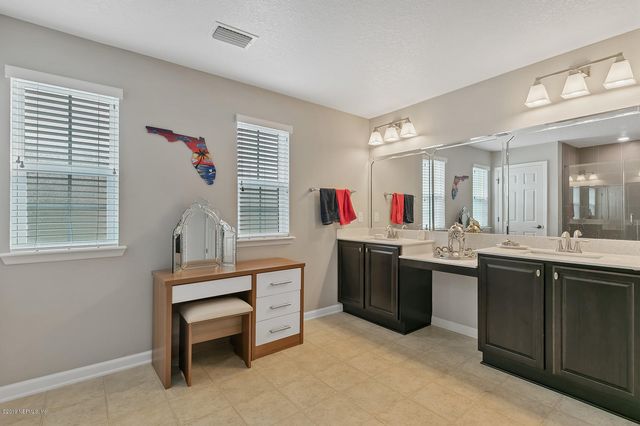 258 HERITAGE OAKS Drive, St. Johns, FL 32259