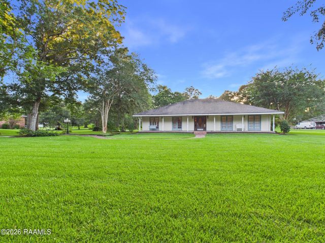 127 Beau Coteau Parkway, Broussard, LA 70518