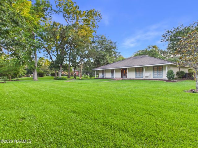 127 Beau Coteau Parkway, Broussard, LA 70518