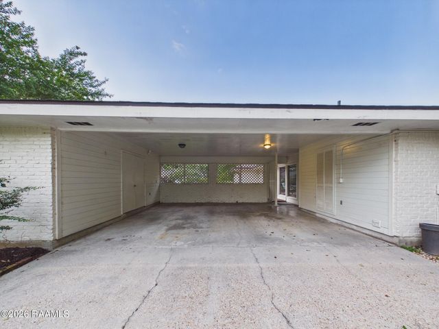 127 Beau Coteau Parkway, Broussard, LA 70518