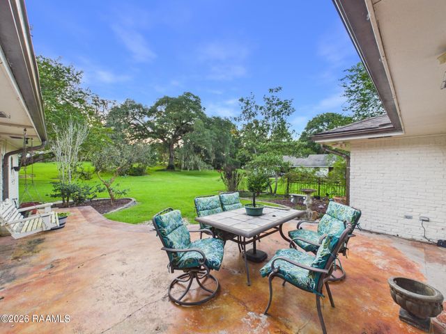 127 Beau Coteau Parkway, Broussard, LA 70518