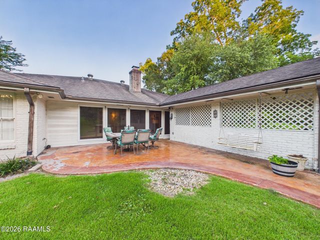 127 Beau Coteau Parkway, Broussard, LA 70518