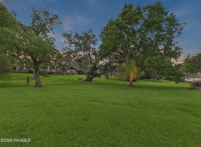 127 Beau Coteau Parkway, Broussard, LA 70518